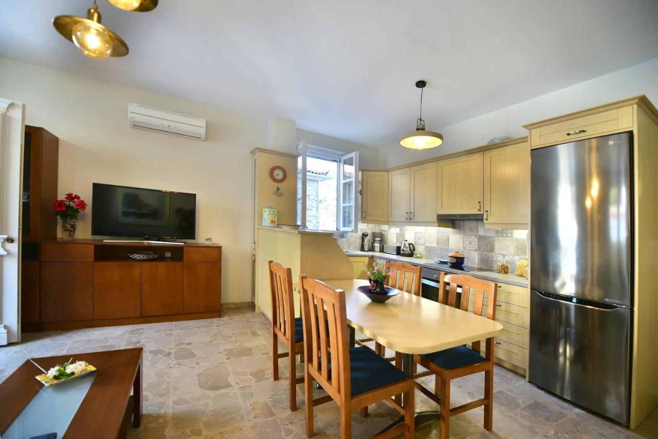 Feel At Home - Family House In Hydra Exteriör bild