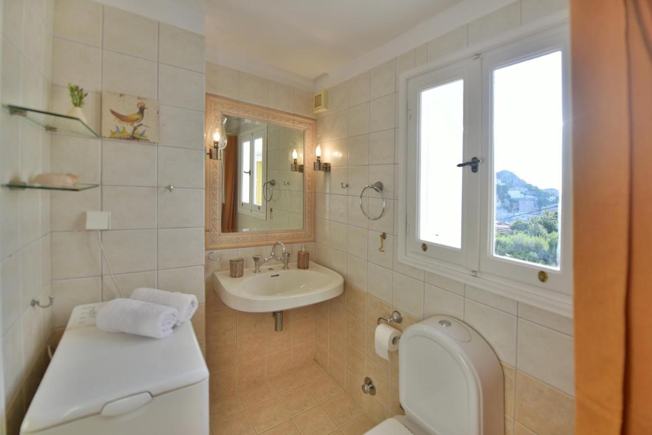 Feel At Home - Family House In Hydra Exteriör bild