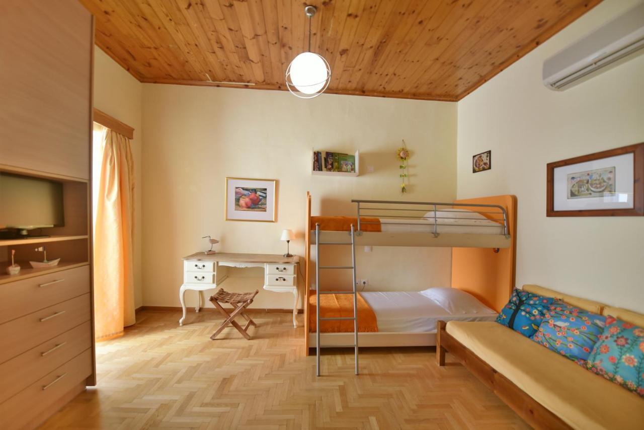 Feel At Home - Family House In Hydra Exteriör bild
